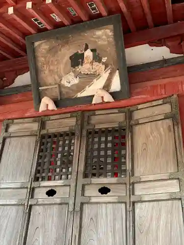 露垂根神社の建物その他