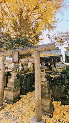 小野照崎神社の末社