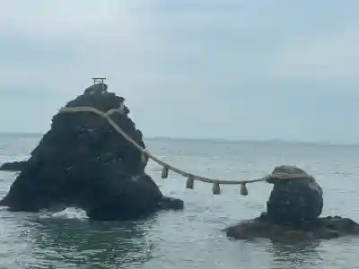 二見興玉神社の{uncategorized: "未分類", other: "その他", undefined: "問題あり", building: "その他建物", grave: "お墓", sacred_gate: "鳥居", guardian: "狛犬", statue: "像", buddha: "仏像", history: "歴史", nature: "自然", garden: "庭園", animal: "動物", pagoda: "塔", temizu: "手水舎", mountain_gate: "山門・神門", sanctuary: "本殿・本堂", subordinate: "末社・摂社", art: "芸術", scenery: "景色", jizo: "地蔵", ema: "絵馬", goshuin: "御朱印", omikuji: "おみくじ", items: "授与品その他", amulet: "お守り", goshuincho: "御朱印帳", eats: "食事", festival: "お祭り", votive_dance: "神楽", shichigosan: "七五三参", wedding: "結婚式", experience: "体験その他", initially: "初詣", around: "周辺", anti_infection: "感染症対策"}