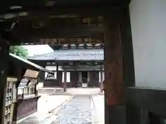 東大寺戒壇院戒壇堂の山門