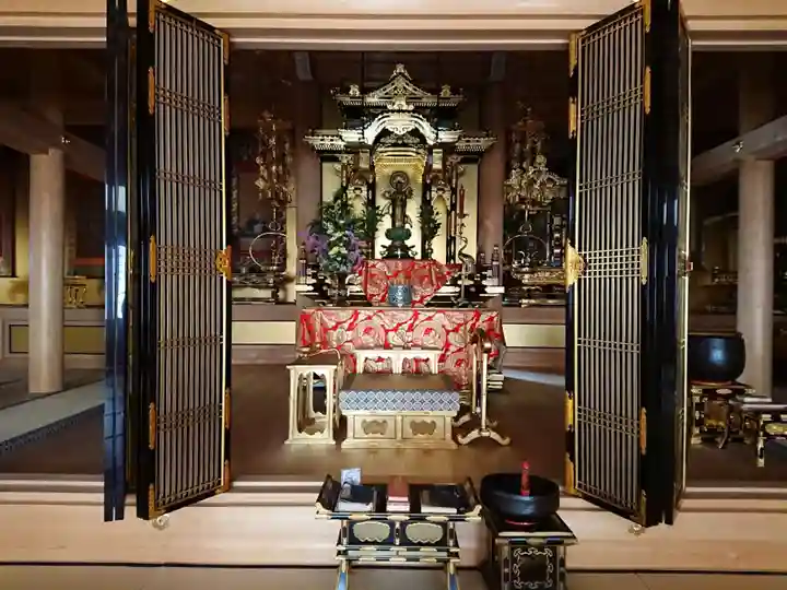 西生寺の本殿・本堂