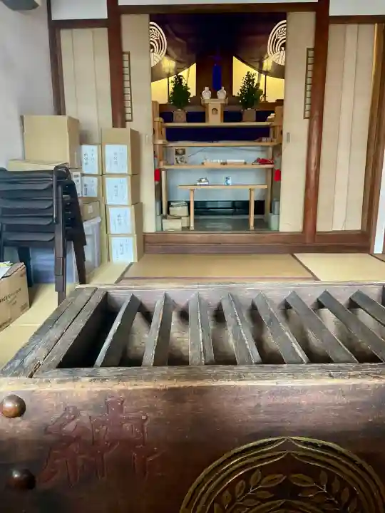 宝禄稲荷神社の{uncategorized: "未分類", other: "その他", undefined: "問題あり", building: "その他建物", grave: "お墓", sacred_gate: "鳥居", guardian: "狛犬", statue: "像", buddha: "仏像", history: "歴史", nature: "自然", garden: "庭園", animal: "動物", pagoda: "塔", temizu: "手水舎", mountain_gate: "山門・神門", sanctuary: "本殿・本堂", subordinate: "末社・摂社", art: "芸術", scenery: "景色", jizo: "地蔵", ema: "絵馬", goshuin: "御朱印", omikuji: "おみくじ", items: "授与品その他", amulet: "お守り", goshuincho: "御朱印帳", eats: "食事", festival: "お祭り", votive_dance: "神楽", shichigosan: "七五三参", wedding: "結婚式", experience: "体験その他", initially: "初詣", around: "周辺", anti_infection: "感染症対策"}