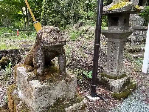 上色見熊野座神社の狛犬