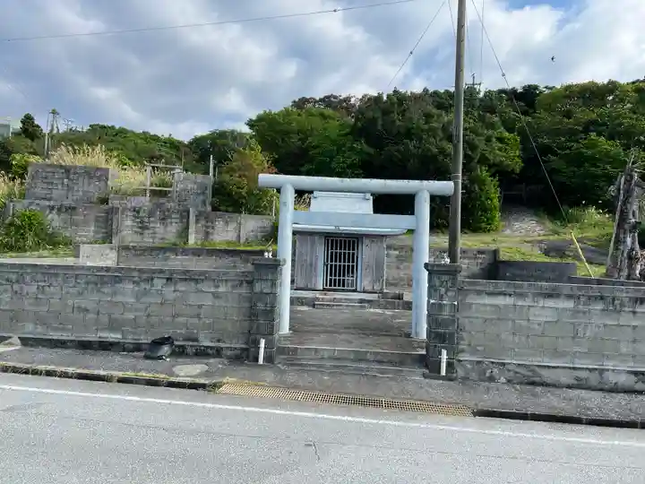 古宇利の竜宮(沖縄県)