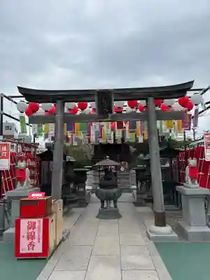 深川開運出世稲荷の{uncategorized: "未分類", other: "その他", undefined: "問題あり", building: "その他建物", grave: "お墓", sacred_gate: "鳥居", guardian: "狛犬", statue: "像", buddha: "仏像", history: "歴史", nature: "自然", garden: "庭園", animal: "動物", pagoda: "塔", temizu: "手水舎", mountain_gate: "山門・神門", sanctuary: "本殿・本堂", subordinate: "末社・摂社", art: "芸術", scenery: "景色", jizo: "地蔵", ema: "絵馬", goshuin: "御朱印", omikuji: "おみくじ", items: "授与品その他", amulet: "お守り", goshuincho: "御朱印帳", eats: "食事", festival: "お祭り", votive_dance: "神楽", shichigosan: "七五三参", wedding: "結婚式", experience: "体験その他", initially: "初詣", around: "周辺", anti_infection: "感染症対策"}