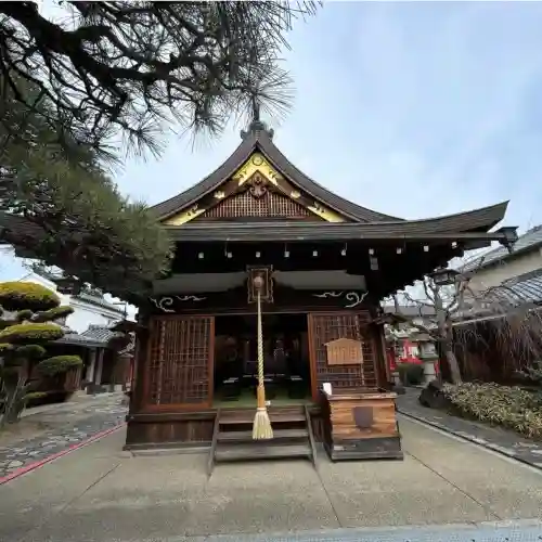 御霊神社の{uncategorized: "未分類", other: "その他", undefined: "問題あり", building: "その他建物", grave: "お墓", sacred_gate: "鳥居", guardian: "狛犬", statue: "像", buddha: "仏像", history: "歴史", nature: "自然", garden: "庭園", animal: "動物", pagoda: "塔", temizu: "手水舎", mountain_gate: "山門・神門", sanctuary: "本殿・本堂", subordinate: "末社・摂社", art: "芸術", scenery: "景色", jizo: "地蔵", ema: "絵馬", goshuin: "御朱印", omikuji: "おみくじ", items: "授与品その他", amulet: "お守り", goshuincho: "御朱印帳", eats: "食事", festival: "お祭り", votive_dance: "神楽", shichigosan: "七五三参", wedding: "結婚式", experience: "体験その他", initially: "初詣", around: "周辺", anti_infection: "感染症対策"}