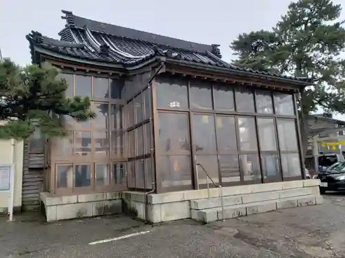 諏訪神社の本殿・本堂