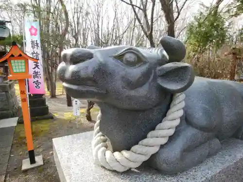 樽前山神社の像