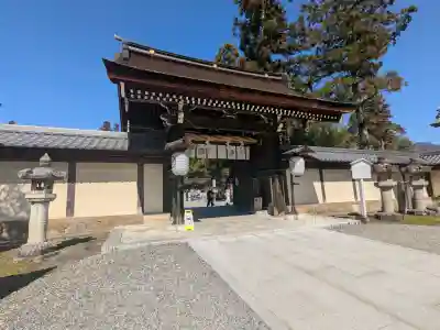 多賀大社の{uncategorized: "未分類", other: "その他", undefined: "問題あり", building: "その他建物", grave: "お墓", sacred_gate: "鳥居", guardian: "狛犬", statue: "像", buddha: "仏像", history: "歴史", nature: "自然", garden: "庭園", animal: "動物", pagoda: "塔", temizu: "手水舎", mountain_gate: "山門・神門", sanctuary: "本殿・本堂", subordinate: "末社・摂社", art: "芸術", scenery: "景色", jizo: "地蔵", ema: "絵馬", goshuin: "御朱印", omikuji: "おみくじ", items: "授与品その他", amulet: "お守り", goshuincho: "御朱印帳", eats: "食事", festival: "お祭り", votive_dance: "神楽", shichigosan: "七五三参", wedding: "結婚式", experience: "体験その他", initially: "初詣", around: "周辺", anti_infection: "感染症対策"}