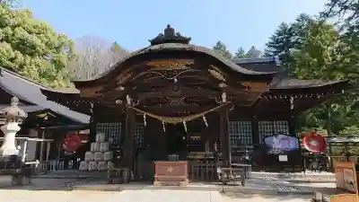 武田神社の本殿・本堂