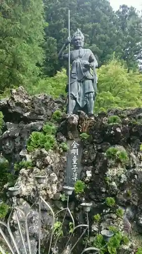 金剛山瑞峯寺(金剛不動尊) の像