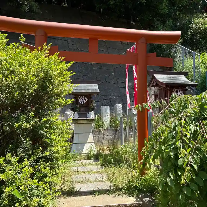 若宮八幡宮の{uncategorized: "未分類", other: "その他", undefined: "問題あり", building: "その他建物", grave: "お墓", sacred_gate: "鳥居", guardian: "狛犬", statue: "像", buddha: "仏像", history: "歴史", nature: "自然", garden: "庭園", animal: "動物", pagoda: "塔", temizu: "手水舎", mountain_gate: "山門・神門", sanctuary: "本殿・本堂", subordinate: "末社・摂社", art: "芸術", scenery: "景色", jizo: "地蔵", ema: "絵馬", goshuin: "御朱印", omikuji: "おみくじ", items: "授与品その他", amulet: "お守り", goshuincho: "御朱印帳", eats: "食事", festival: "お祭り", votive_dance: "神楽", shichigosan: "七五三参", wedding: "結婚式", experience: "体験その他", initially: "初詣", around: "周辺", anti_infection: "感染症対策"}