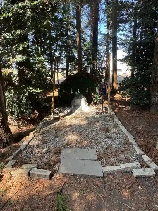 下野 星宮神社の{uncategorized: "未分類", other: "その他", undefined: "問題あり", building: "その他建物", grave: "お墓", sacred_gate: "鳥居", guardian: "狛犬", statue: "像", buddha: "仏像", history: "歴史", nature: "自然", garden: "庭園", animal: "動物", pagoda: "塔", temizu: "手水舎", mountain_gate: "山門・神門", sanctuary: "本殿・本堂", subordinate: "末社・摂社", art: "芸術", scenery: "景色", jizo: "地蔵", ema: "絵馬", goshuin: "御朱印", omikuji: "おみくじ", items: "授与品その他", amulet: "お守り", goshuincho: "御朱印帳", eats: "食事", festival: "お祭り", votive_dance: "神楽", shichigosan: "七五三参", wedding: "結婚式", experience: "体験その他", initially: "初詣", around: "周辺", anti_infection: "感染症対策"}