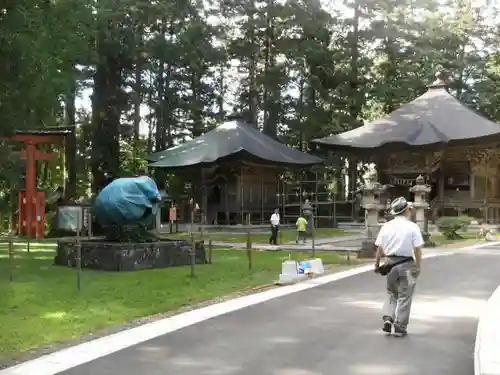 出羽神社(出羽三山神社)～三神合祭殿～の末社