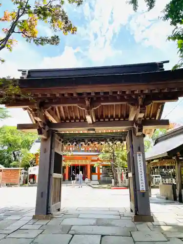 紅葉八幡宮の山門