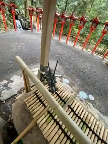 椿岸神社の手水舎