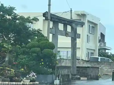 船着御嶽の{uncategorized: "未分類", other: "その他", undefined: "問題あり", building: "その他建物", grave: "お墓", sacred_gate: "鳥居", guardian: "狛犬", statue: "像", buddha: "仏像", history: "歴史", nature: "自然", garden: "庭園", animal: "動物", pagoda: "塔", temizu: "手水舎", mountain_gate: "山門・神門", sanctuary: "本殿・本堂", subordinate: "末社・摂社", art: "芸術", scenery: "景色", jizo: "地蔵", ema: "絵馬", goshuin: "御朱印", omikuji: "おみくじ", items: "授与品その他", amulet: "お守り", goshuincho: "御朱印帳", eats: "食事", festival: "お祭り", votive_dance: "神楽", shichigosan: "七五三参", wedding: "結婚式", experience: "体験その他", initially: "初詣", around: "周辺", anti_infection: "感染症対策"}