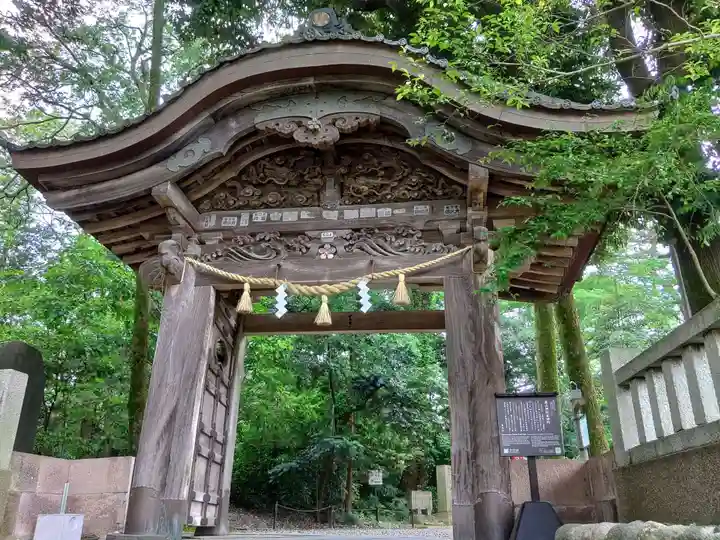 尾山神社の山門・神門