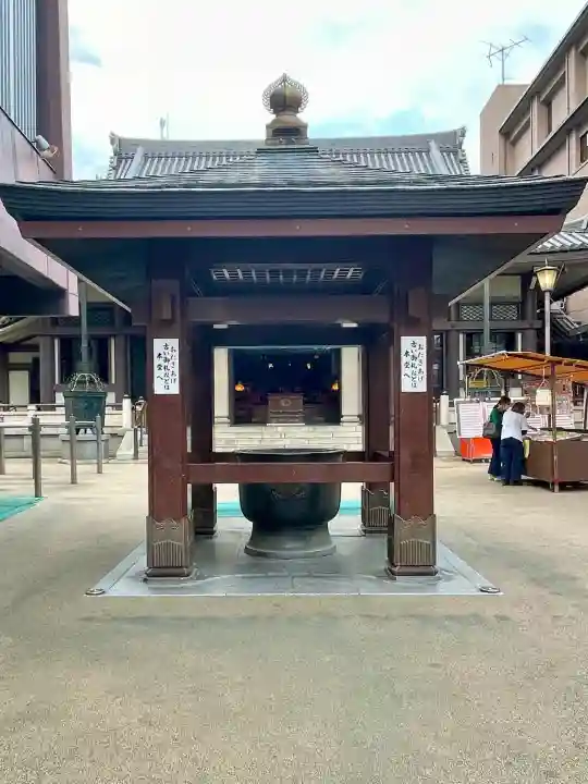 とげぬき地蔵尊 高岩寺の{uncategorized: "未分類", other: "その他", undefined: "問題あり", building: "その他建物", grave: "お墓", sacred_gate: "鳥居", guardian: "狛犬", statue: "像", buddha: "仏像", history: "歴史", nature: "自然", garden: "庭園", animal: "動物", pagoda: "塔", temizu: "手水舎", mountain_gate: "山門・神門", sanctuary: "本殿・本堂", subordinate: "末社・摂社", art: "芸術", scenery: "景色", jizo: "地蔵", ema: "絵馬", goshuin: "御朱印", omikuji: "おみくじ", items: "授与品その他", amulet: "お守り", goshuincho: "御朱印帳", eats: "食事", festival: "お祭り", votive_dance: "神楽", shichigosan: "七五三参", wedding: "結婚式", experience: "体験その他", initially: "初詣", around: "周辺", anti_infection: "感染症対策"}