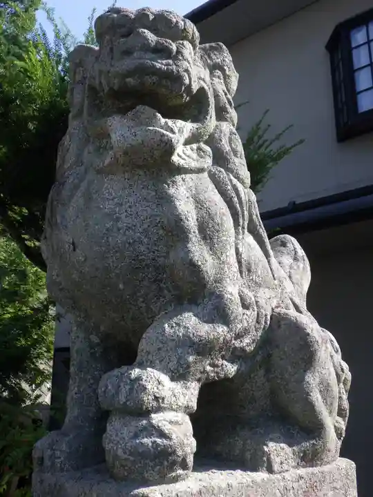 飯縄神社 里宮(皇足穂命神社)の狛犬