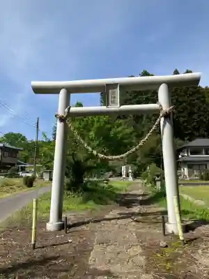 新里今宮神社の{uncategorized: "未分類", other: "その他", undefined: "問題あり", building: "その他建物", grave: "お墓", sacred_gate: "鳥居", guardian: "狛犬", statue: "像", buddha: "仏像", history: "歴史", nature: "自然", garden: "庭園", animal: "動物", pagoda: "塔", temizu: "手水舎", mountain_gate: "山門・神門", sanctuary: "本殿・本堂", subordinate: "末社・摂社", art: "芸術", scenery: "景色", jizo: "地蔵", ema: "絵馬", goshuin: "御朱印", omikuji: "おみくじ", items: "授与品その他", amulet: "お守り", goshuincho: "御朱印帳", eats: "食事", festival: "お祭り", votive_dance: "神楽", shichigosan: "七五三参", wedding: "結婚式", experience: "体験その他", initially: "初詣", around: "周辺", anti_infection: "感染症対策"}