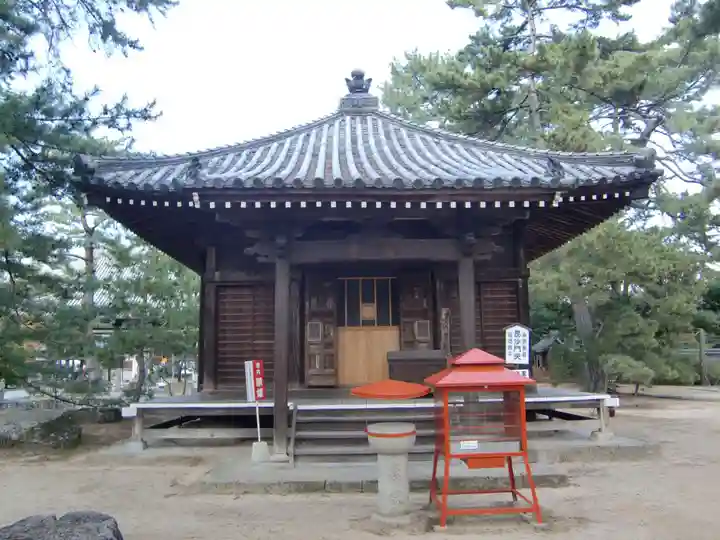 讃岐國分寺の本殿・本堂