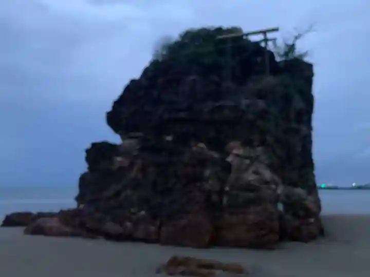 稲佐の浜 弁天島の景色