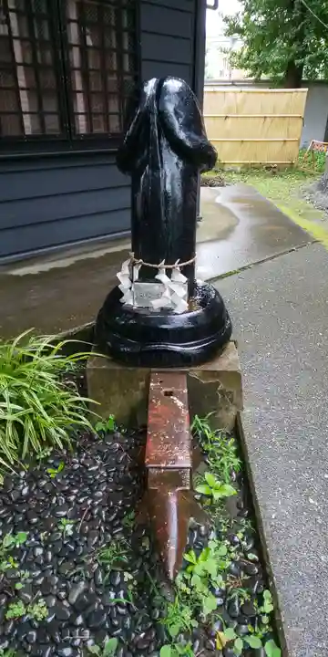 若宮八幡宮 の像