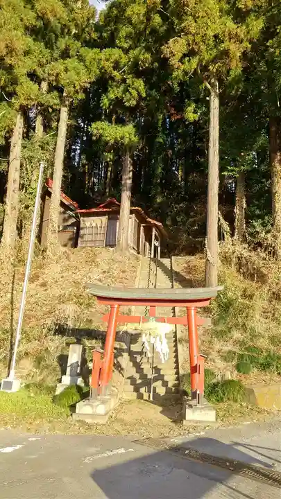 鸕鷀草神社の鳥居