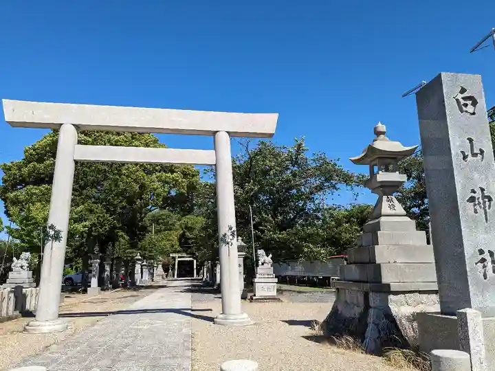 白山神社(二子町)の鳥居