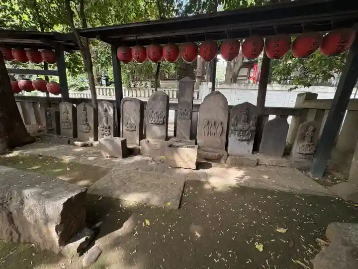 豊栄稲荷神社の{uncategorized: "未分類", other: "その他", undefined: "問題あり", building: "その他建物", grave: "お墓", sacred_gate: "鳥居", guardian: "狛犬", statue: "像", buddha: "仏像", history: "歴史", nature: "自然", garden: "庭園", animal: "動物", pagoda: "塔", temizu: "手水舎", mountain_gate: "山門・神門", sanctuary: "本殿・本堂", subordinate: "末社・摂社", art: "芸術", scenery: "景色", jizo: "地蔵", ema: "絵馬", goshuin: "御朱印", omikuji: "おみくじ", items: "授与品その他", amulet: "お守り", goshuincho: "御朱印帳", eats: "食事", festival: "お祭り", votive_dance: "神楽", shichigosan: "七五三参", wedding: "結婚式", experience: "体験その他", initially: "初詣", around: "周辺", anti_infection: "感染症対策"}
