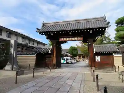 壬生寺の山門・神門