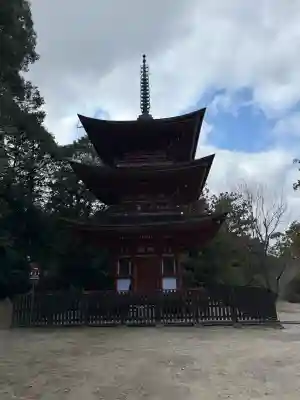 霊山寺の{uncategorized: "未分類", other: "その他", undefined: "問題あり", building: "その他建物", grave: "お墓", sacred_gate: "鳥居", guardian: "狛犬", statue: "像", buddha: "仏像", history: "歴史", nature: "自然", garden: "庭園", animal: "動物", pagoda: "塔", temizu: "手水舎", mountain_gate: "山門・神門", sanctuary: "本殿・本堂", subordinate: "末社・摂社", art: "芸術", scenery: "景色", jizo: "地蔵", ema: "絵馬", goshuin: "御朱印", omikuji: "おみくじ", items: "授与品その他", amulet: "お守り", goshuincho: "御朱印帳", eats: "食事", festival: "お祭り", votive_dance: "神楽", shichigosan: "七五三参", wedding: "結婚式", experience: "体験その他", initially: "初詣", around: "周辺", anti_infection: "感染症対策"}