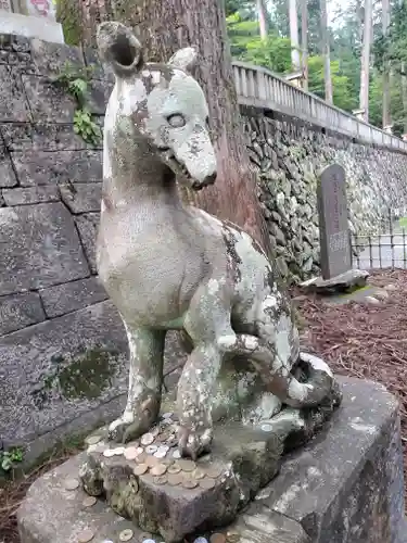 三峯神社の狛犬