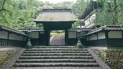 尊永寺の山門・神門
