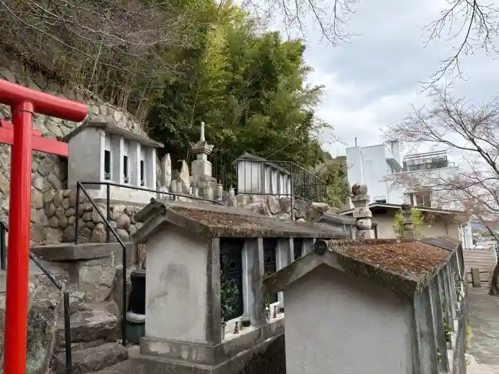 妙光院の{uncategorized: "未分類", other: "その他", undefined: "問題あり", building: "その他建物", grave: "お墓", sacred_gate: "鳥居", guardian: "狛犬", statue: "像", buddha: "仏像", history: "歴史", nature: "自然", garden: "庭園", animal: "動物", pagoda: "塔", temizu: "手水舎", mountain_gate: "山門・神門", sanctuary: "本殿・本堂", subordinate: "末社・摂社", art: "芸術", scenery: "景色", jizo: "地蔵", ema: "絵馬", goshuin: "御朱印", omikuji: "おみくじ", items: "授与品その他", amulet: "お守り", goshuincho: "御朱印帳", eats: "食事", festival: "お祭り", votive_dance: "神楽", shichigosan: "七五三参", wedding: "結婚式", experience: "体験その他", initially: "初詣", around: "周辺", anti_infection: "感染症対策"}