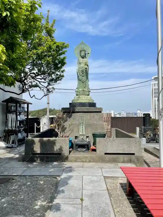 萬藏寺の{uncategorized: "未分類", other: "その他", undefined: "問題あり", building: "その他建物", grave: "お墓", sacred_gate: "鳥居", guardian: "狛犬", statue: "像", buddha: "仏像", history: "歴史", nature: "自然", garden: "庭園", animal: "動物", pagoda: "塔", temizu: "手水舎", mountain_gate: "山門・神門", sanctuary: "本殿・本堂", subordinate: "末社・摂社", art: "芸術", scenery: "景色", jizo: "地蔵", ema: "絵馬", goshuin: "御朱印", omikuji: "おみくじ", items: "授与品その他", amulet: "お守り", goshuincho: "御朱印帳", eats: "食事", festival: "お祭り", votive_dance: "神楽", shichigosan: "七五三参", wedding: "結婚式", experience: "体験その他", initially: "初詣", around: "周辺", anti_infection: "感染症対策"}