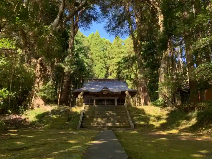 八幡神社の本殿・本堂
