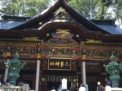 三峯神社の本殿