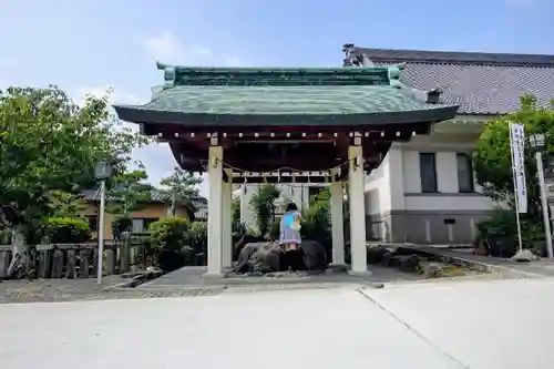 白鳥神社の手水舎