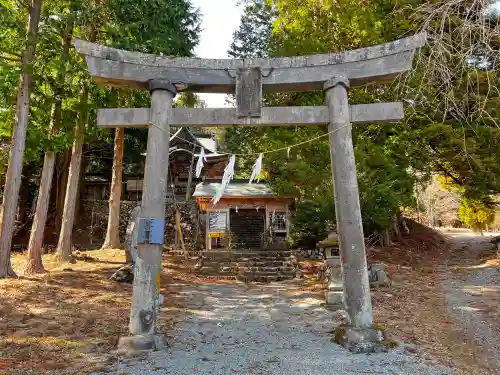 高尾穂見神社の鳥居