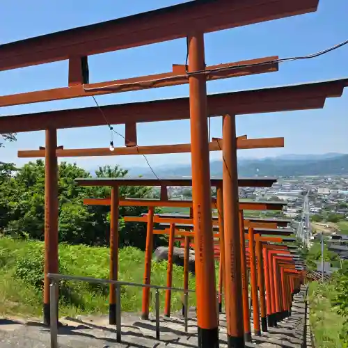 浮羽稲荷神社の{uncategorized: "未分類", other: "その他", undefined: "問題あり", building: "その他建物", grave: "お墓", sacred_gate: "鳥居", guardian: "狛犬", statue: "像", buddha: "仏像", history: "歴史", nature: "自然", garden: "庭園", animal: "動物", pagoda: "塔", temizu: "手水舎", mountain_gate: "山門・神門", sanctuary: "本殿・本堂", subordinate: "末社・摂社", art: "芸術", scenery: "景色", jizo: "地蔵", ema: "絵馬", goshuin: "御朱印", omikuji: "おみくじ", items: "授与品その他", amulet: "お守り", goshuincho: "御朱印帳", eats: "食事", festival: "お祭り", votive_dance: "神楽", shichigosan: "七五三参", wedding: "結婚式", experience: "体験その他", initially: "初詣", around: "周辺", anti_infection: "感染症対策"}