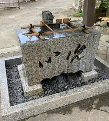 相模国総社六所神社の手水舎