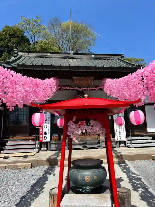 寺岡山元三大師の{uncategorized: "未分類", other: "その他", undefined: "問題あり", building: "その他建物", grave: "お墓", sacred_gate: "鳥居", guardian: "狛犬", statue: "像", buddha: "仏像", history: "歴史", nature: "自然", garden: "庭園", animal: "動物", pagoda: "塔", temizu: "手水舎", mountain_gate: "山門・神門", sanctuary: "本殿・本堂", subordinate: "末社・摂社", art: "芸術", scenery: "景色", jizo: "地蔵", ema: "絵馬", goshuin: "御朱印", omikuji: "おみくじ", items: "授与品その他", amulet: "お守り", goshuincho: "御朱印帳", eats: "食事", festival: "お祭り", votive_dance: "神楽", shichigosan: "七五三参", wedding: "結婚式", experience: "体験その他", initially: "初詣", around: "周辺", anti_infection: "感染症対策"}