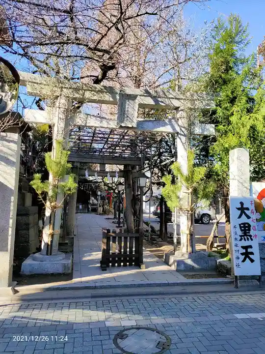 千住本氷川神社の鳥居
