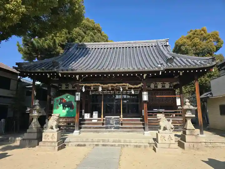 天神社の{uncategorized: "未分類", other: "その他", undefined: "問題あり", building: "その他建物", grave: "お墓", sacred_gate: "鳥居", guardian: "狛犬", statue: "像", buddha: "仏像", history: "歴史", nature: "自然", garden: "庭園", animal: "動物", pagoda: "塔", temizu: "手水舎", mountain_gate: "山門・神門", sanctuary: "本殿・本堂", subordinate: "末社・摂社", art: "芸術", scenery: "景色", jizo: "地蔵", ema: "絵馬", goshuin: "御朱印", omikuji: "おみくじ", items: "授与品その他", amulet: "お守り", goshuincho: "御朱印帳", eats: "食事", festival: "お祭り", votive_dance: "神楽", shichigosan: "七五三参", wedding: "結婚式", experience: "体験その他", initially: "初詣", around: "周辺", anti_infection: "感染症対策"}