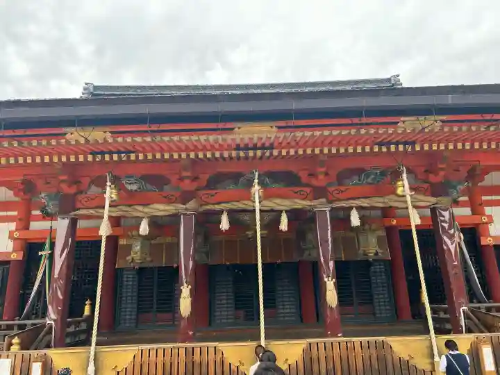 八坂神社(祇園さん)の{uncategorized: "未分類", other: "その他", undefined: "問題あり", building: "その他建物", grave: "お墓", sacred_gate: "鳥居", guardian: "狛犬", statue: "像", buddha: "仏像", history: "歴史", nature: "自然", garden: "庭園", animal: "動物", pagoda: "塔", temizu: "手水舎", mountain_gate: "山門・神門", sanctuary: "本殿・本堂", subordinate: "末社・摂社", art: "芸術", scenery: "景色", jizo: "地蔵", ema: "絵馬", goshuin: "御朱印", omikuji: "おみくじ", items: "授与品その他", amulet: "お守り", goshuincho: "御朱印帳", eats: "食事", festival: "お祭り", votive_dance: "神楽", shichigosan: "七五三参", wedding: "結婚式", experience: "体験その他", initially: "初詣", around: "周辺", anti_infection: "感染症対策"}