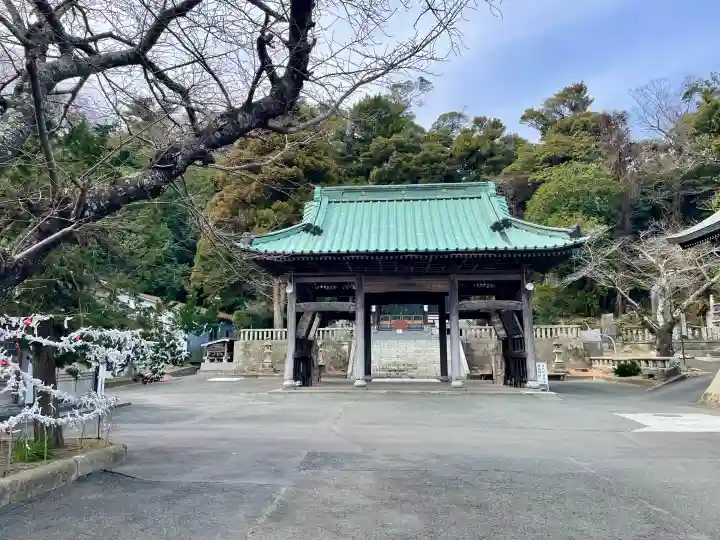 下田八幡神社の{uncategorized: "未分類", other: "その他", undefined: "問題あり", building: "その他建物", grave: "お墓", sacred_gate: "鳥居", guardian: "狛犬", statue: "像", buddha: "仏像", history: "歴史", nature: "自然", garden: "庭園", animal: "動物", pagoda: "塔", temizu: "手水舎", mountain_gate: "山門・神門", sanctuary: "本殿・本堂", subordinate: "末社・摂社", art: "芸術", scenery: "景色", jizo: "地蔵", ema: "絵馬", goshuin: "御朱印", omikuji: "おみくじ", items: "授与品その他", amulet: "お守り", goshuincho: "御朱印帳", eats: "食事", festival: "お祭り", votive_dance: "神楽", shichigosan: "七五三参", wedding: "結婚式", experience: "体験その他", initially: "初詣", around: "周辺", anti_infection: "感染症対策"}