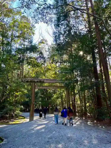 伊勢神宮外宮（豊受大神宮）の{uncategorized: "未分類", other: "その他", undefined: "問題あり", building: "その他建物", grave: "お墓", sacred_gate: "鳥居", guardian: "狛犬", statue: "像", buddha: "仏像", history: "歴史", nature: "自然", garden: "庭園", animal: "動物", pagoda: "塔", temizu: "手水舎", mountain_gate: "山門・神門", sanctuary: "本殿・本堂", subordinate: "末社・摂社", art: "芸術", scenery: "景色", jizo: "地蔵", ema: "絵馬", goshuin: "御朱印", omikuji: "おみくじ", items: "授与品その他", amulet: "お守り", goshuincho: "御朱印帳", eats: "食事", festival: "お祭り", votive_dance: "神楽", shichigosan: "七五三参", wedding: "結婚式", experience: "体験その他", initially: "初詣", around: "周辺", anti_infection: "感染症対策"}