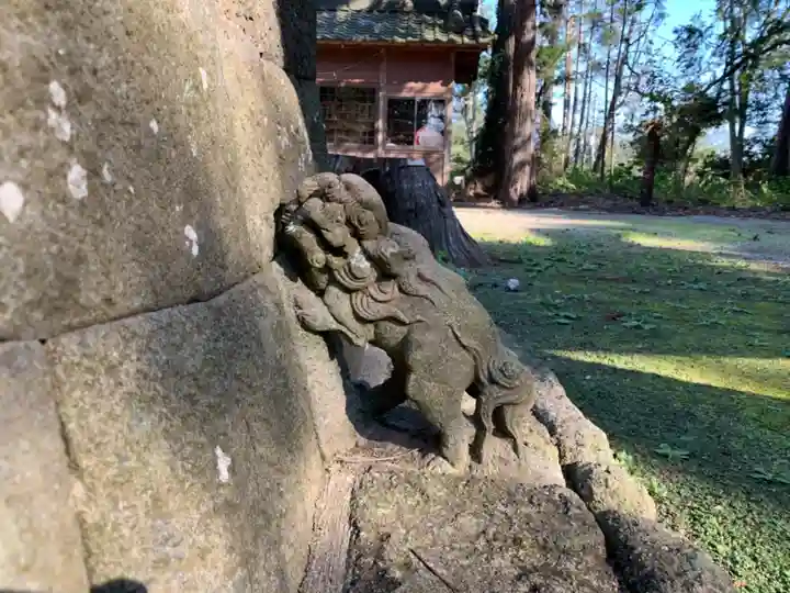 飽富神社の狛犬